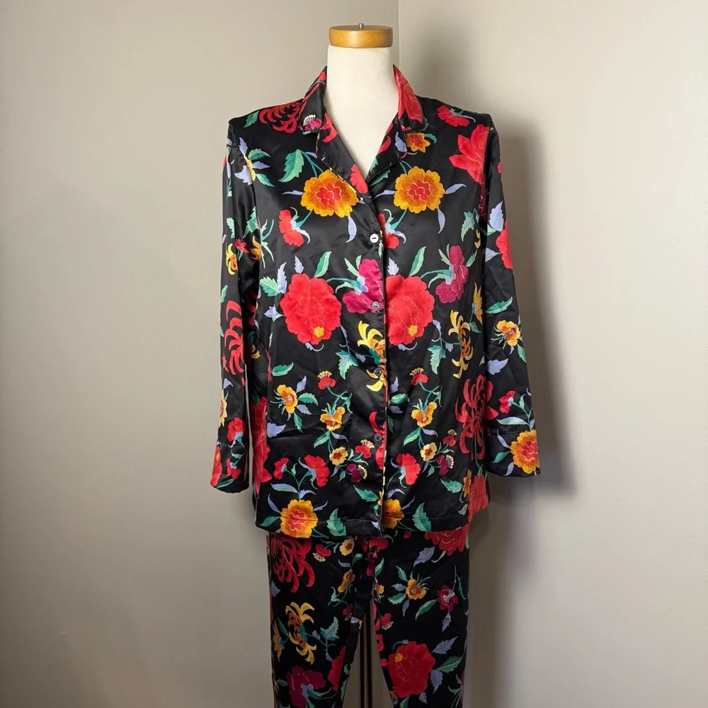 NATORI Floral 2 Piece Satin Long Sleeve Shirt & Pant Pajama Set BLACK / MEDIUM - Picture 1 of 14